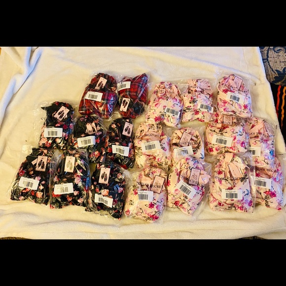 Victoria’s Secret Slippers 💖 Valentine’s Day - Picture 3 of 3